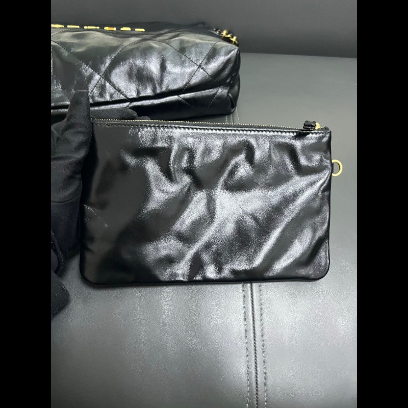 CHANEL 22bag small 
黑金小號牛皮-17