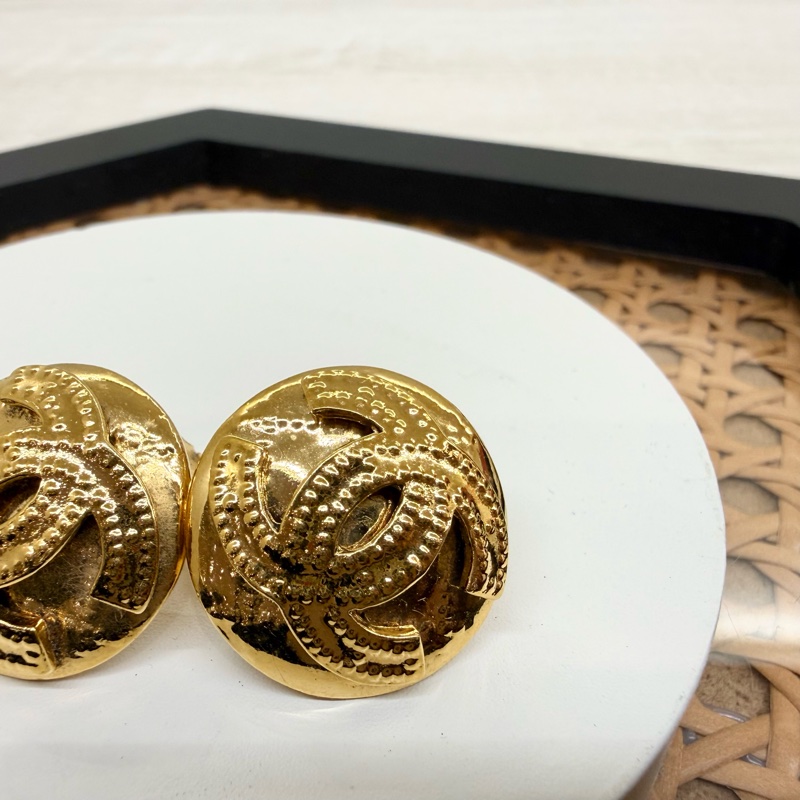 CHANEL金色夾式vintage耳環-9