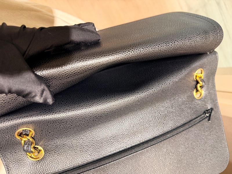 Chanel Classic Flap 30 Bag （99%New，卡、貼、塵袋、盒）-25