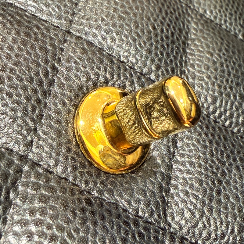 Chanel Classic Flap 30 Bag （99%New，卡、貼、塵袋、盒）-31
