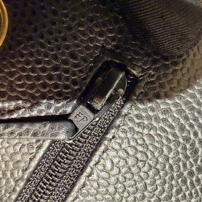 Chanel Classic Flap 30 Bag （99%New，卡、貼、塵袋、盒）-33