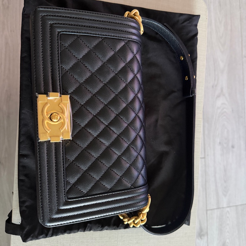 CHANEL香奈兒 黑金BOY 25cm 黑色 小牛皮 菱形紋 復古金鍊 斜背包-0