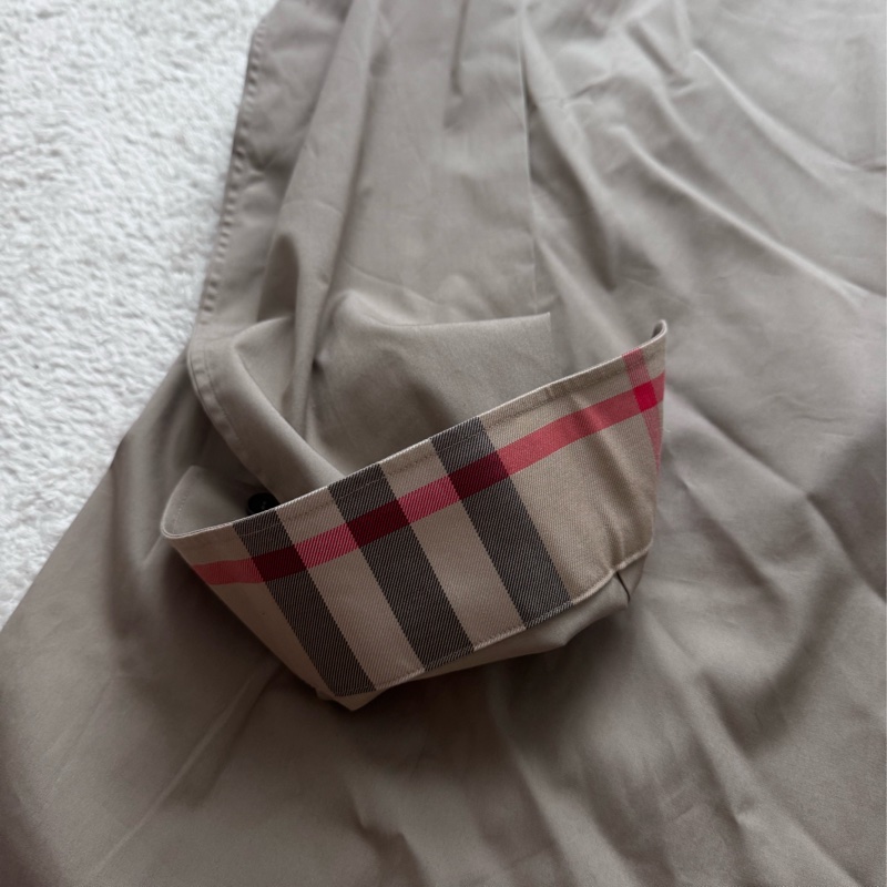 [BURBERRY] 刺繡騎士LOGO格子邊領設計棉質長袖襯衫(男款/卡其)-7