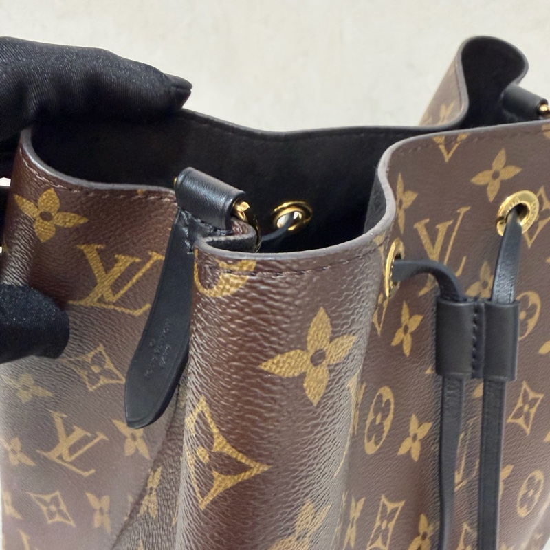 LV M44020 Neo noe 原花 黑 肩背包 水桶包 購物包 香檳包 束口包 斜背包-25