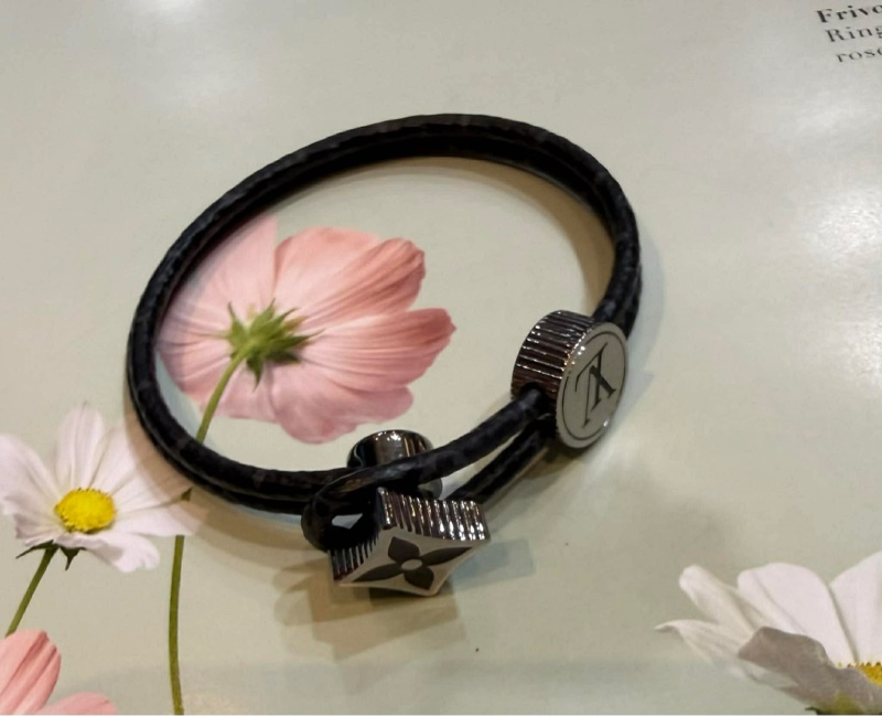 Louis Vuitton LV Keep It Twice 雙圈皮革手環95新(手圍16內可戴）-1