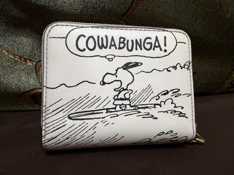 Coach x peanuts 史努比聯名象牙白短夾-1