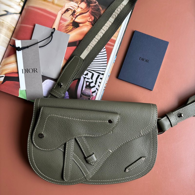 ::Christian Dior:: Saddle Pouch 墨綠色皮革馬鞍包 胸口包 側背包-0