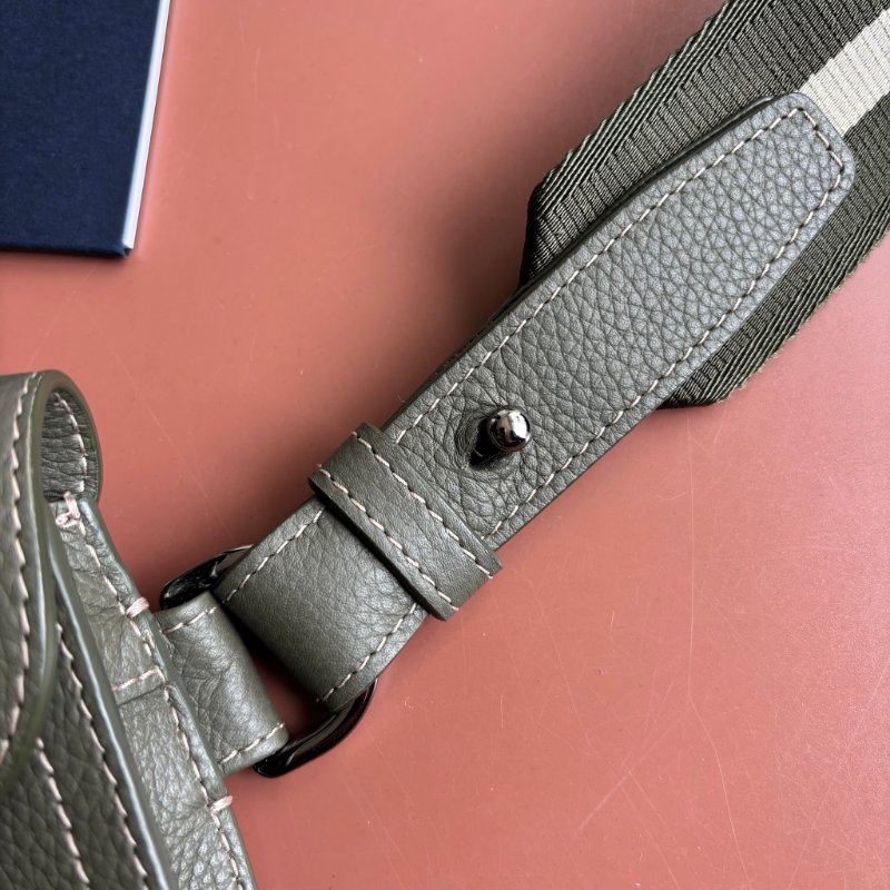 ::Christian Dior:: Saddle Pouch 墨綠色皮革馬鞍包 胸口包 側背包-4