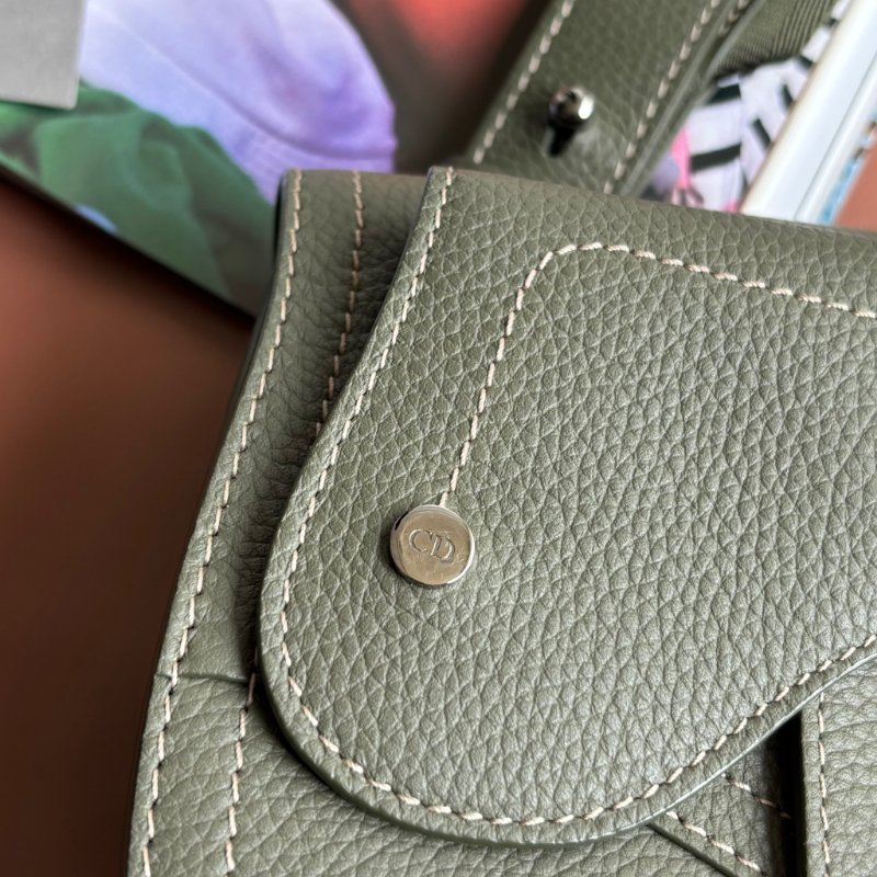 ::Christian Dior:: Saddle Pouch 墨綠色皮革馬鞍包 胸口包 側背包-5