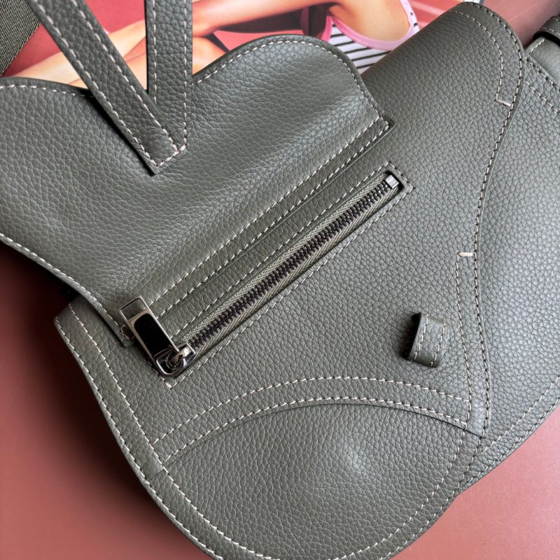 ::Christian Dior:: Saddle Pouch 墨綠色皮革馬鞍包 胸口包 側背包-9
