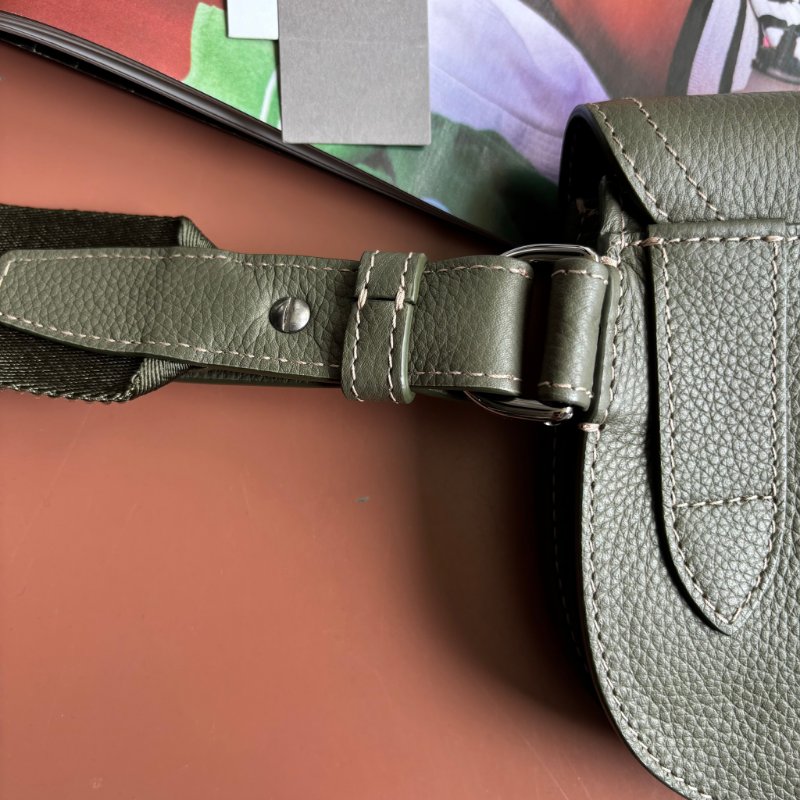::Christian Dior:: Saddle Pouch 墨綠色皮革馬鞍包 胸口包 側背包-13