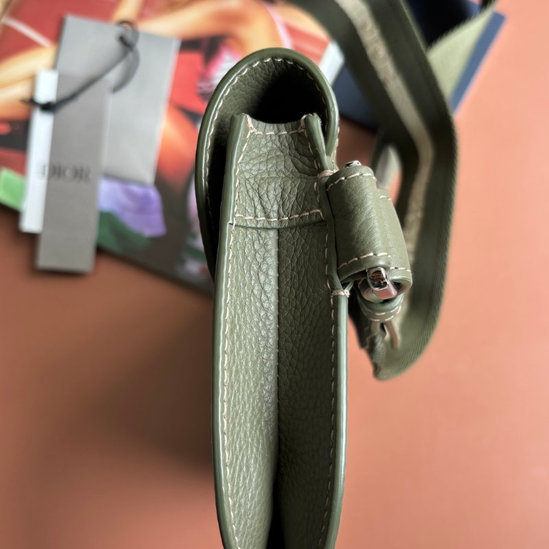 ::Christian Dior:: Saddle Pouch 墨綠色皮革馬鞍包 胸口包 側背包-16