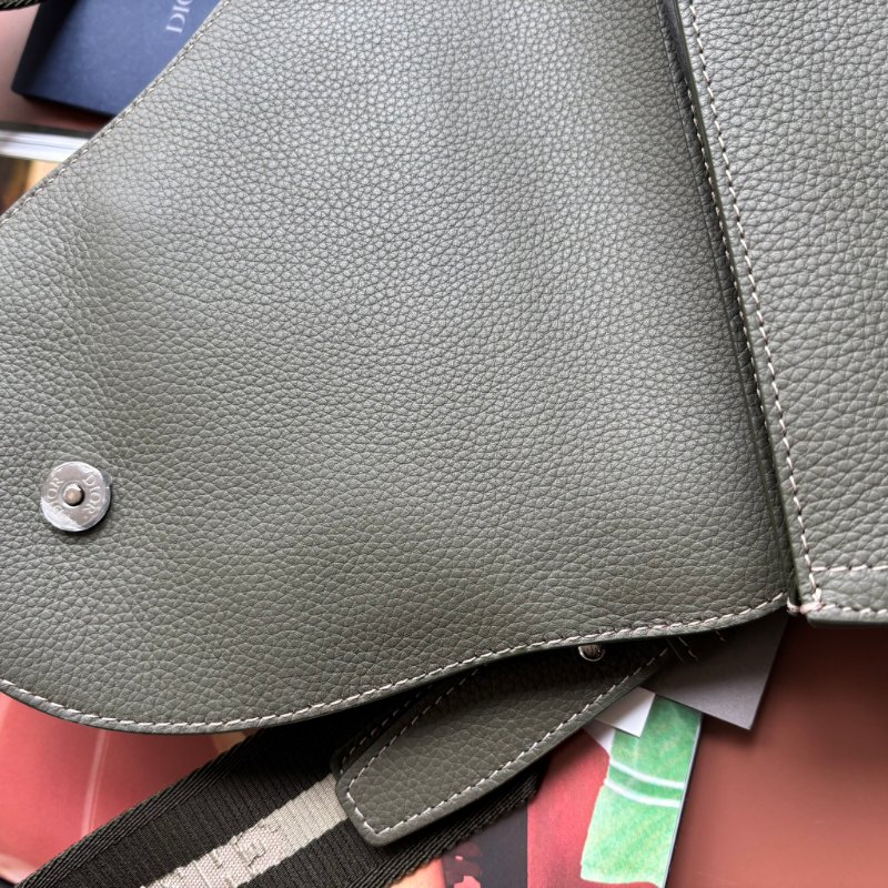 ::Christian Dior:: Saddle Pouch 墨綠色皮革馬鞍包 胸口包 側背包-25