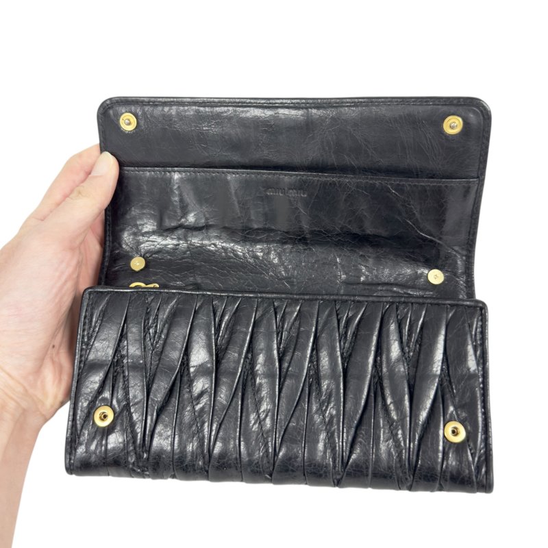 MIU MIU *自加鏈＞送無品牌扣＋無品牌鏈帶* Matelassé 皺摺 2用袋-17