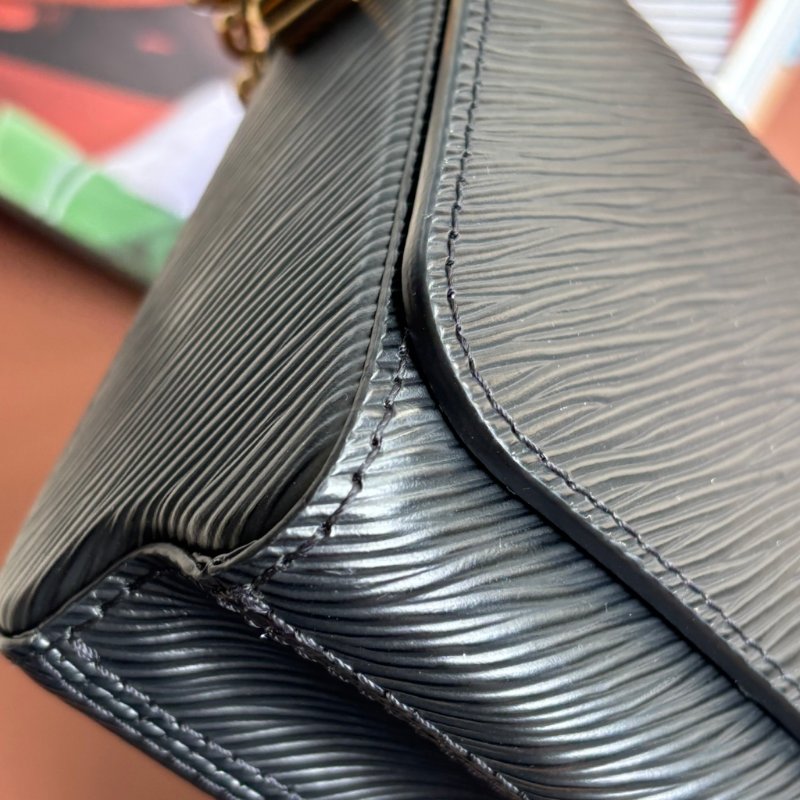::LOUIS VUITTON:: LV Twist 黑色EPI皮革金旋轉釦手提兩用包-9