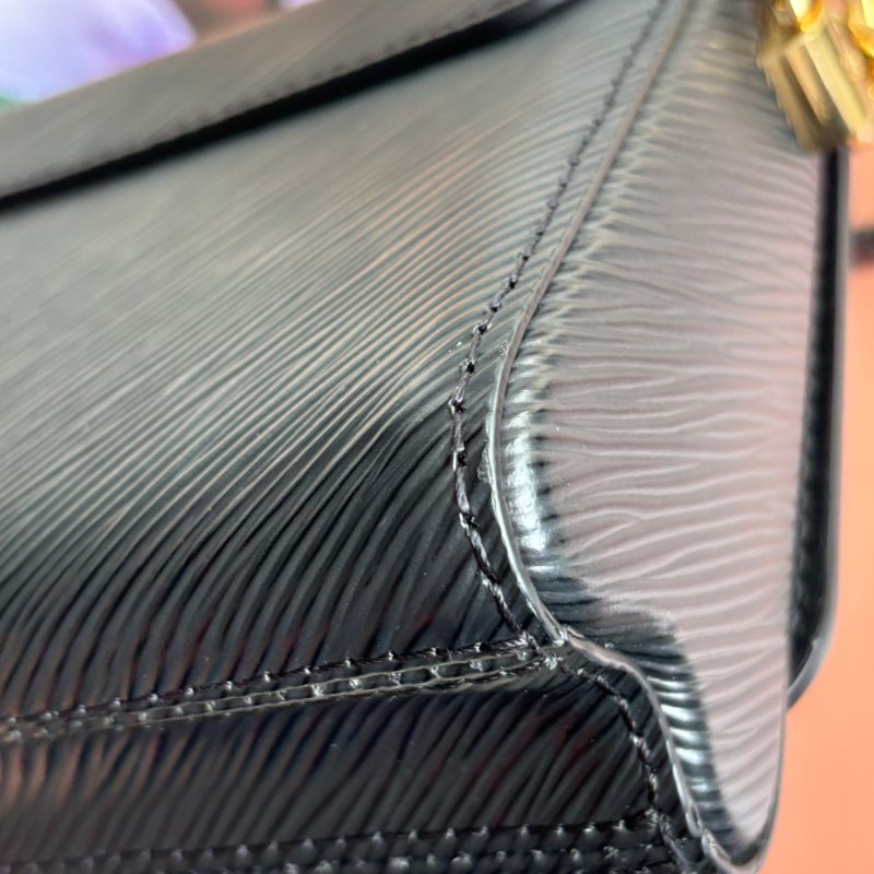 ::LOUIS VUITTON:: LV Twist 黑色EPI皮革金旋轉釦手提兩用包-10