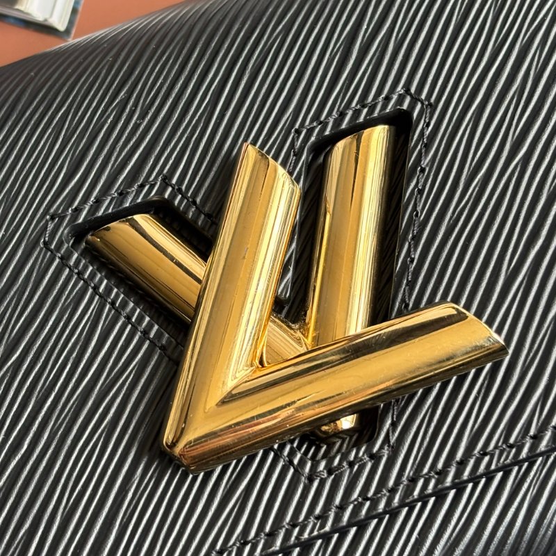 ::LOUIS VUITTON:: LV Twist 黑色EPI皮革金旋轉釦手提兩用包-15