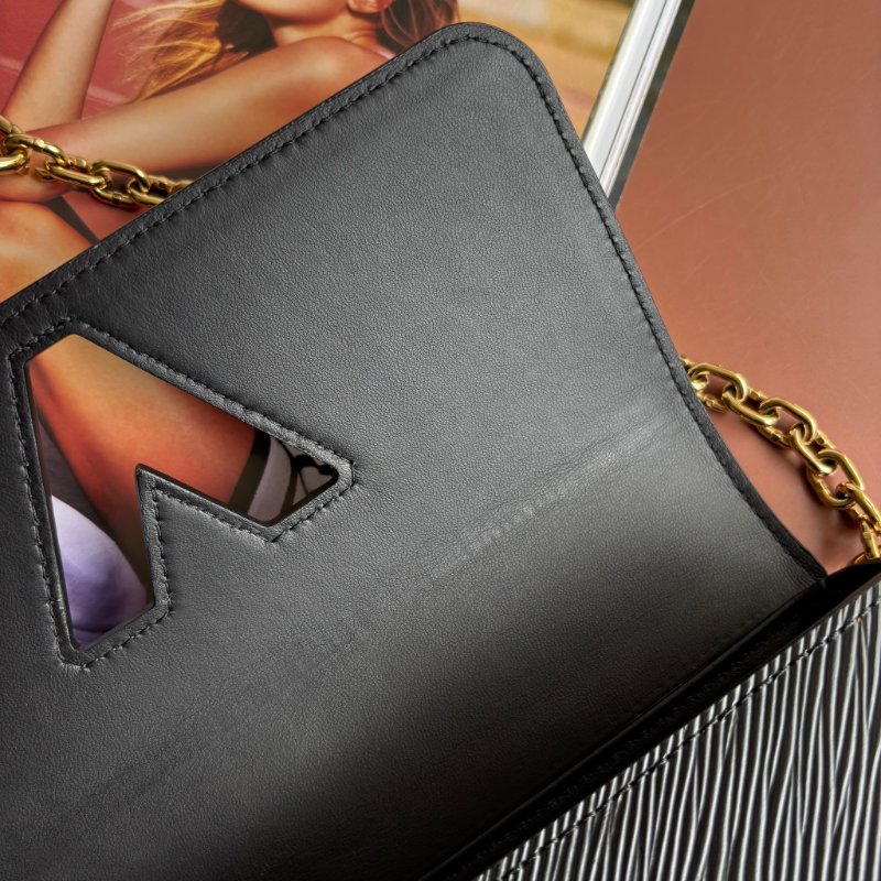 ::LOUIS VUITTON:: LV Twist 黑色EPI皮革金旋轉釦手提兩用包-16
