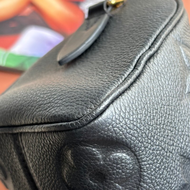 ::LOUIS VUITTON:: LV M58953 Speedy Bandoulière 20 黑色壓紋波士頓手提斜背包-9