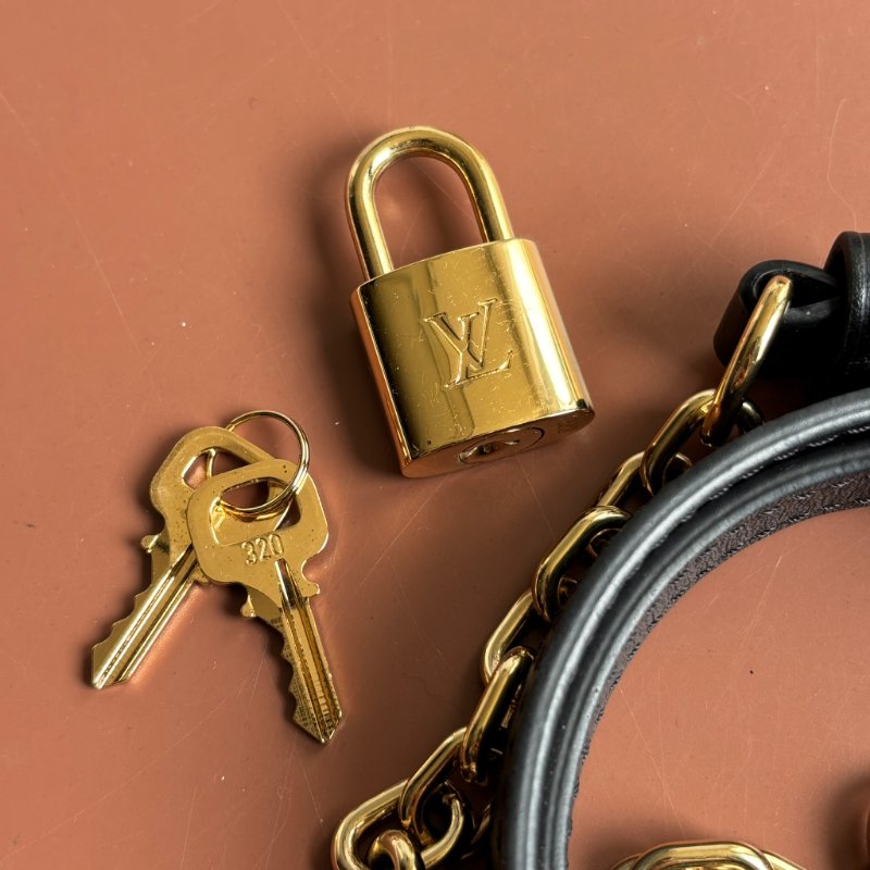 ::LOUIS VUITTON:: LV M58953 Speedy Bandoulière 20 黑色壓紋波士頓手提斜背包-15
