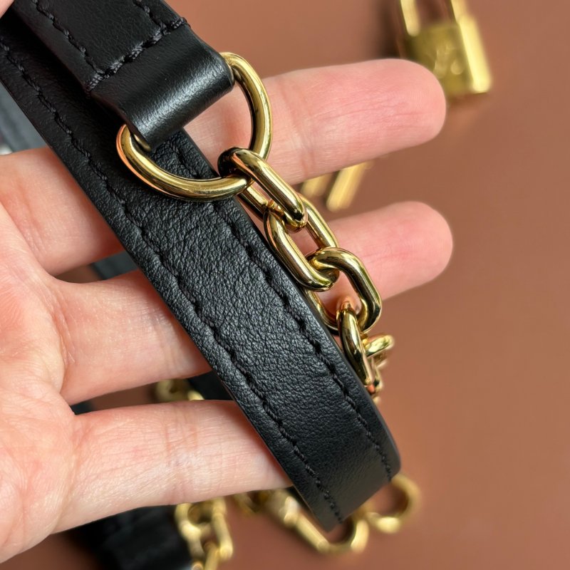 ::LOUIS VUITTON:: LV M58953 Speedy Bandoulière 20 黑色壓紋波士頓手提斜背包-21