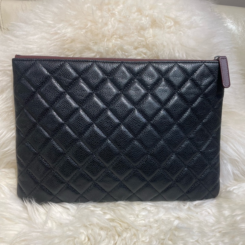 Chanel 黑色牛皮手拿包-1