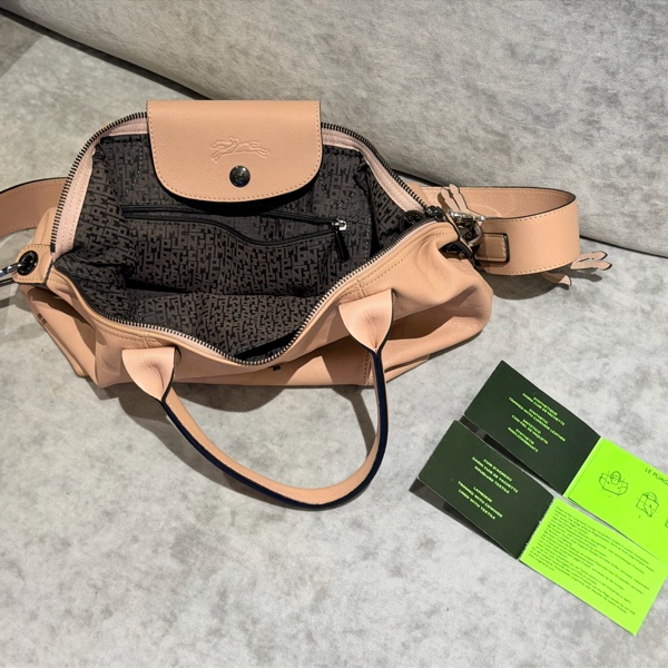 溫柔感滿分 🌸 Longchamp Le Pliage小羊皮摺疊包-14