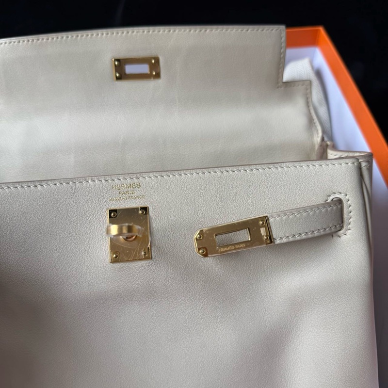 Hermes Kelly25奶昔白金扣 swift 鎖具肩帶塵袋-15