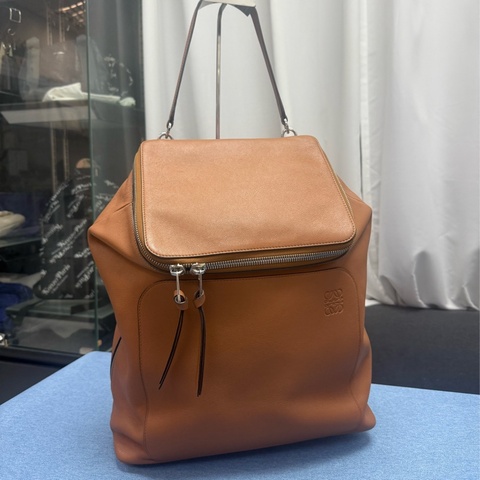 Loewe 雙肩包