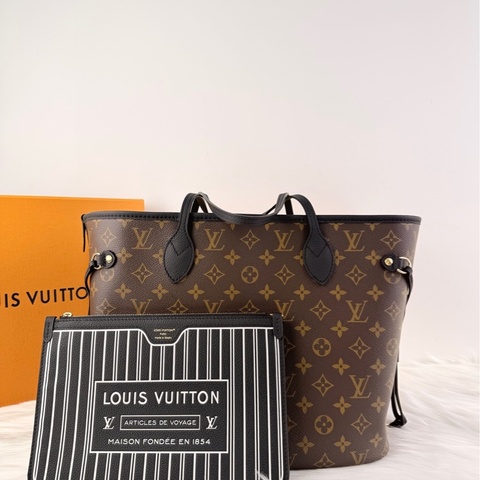 全新現貨26年帶票，LV neverfull中號反轉黑 nf中號黑色雙面反轉