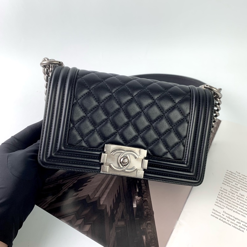 Chanel boy20牛皮黑銀/芯片款-1