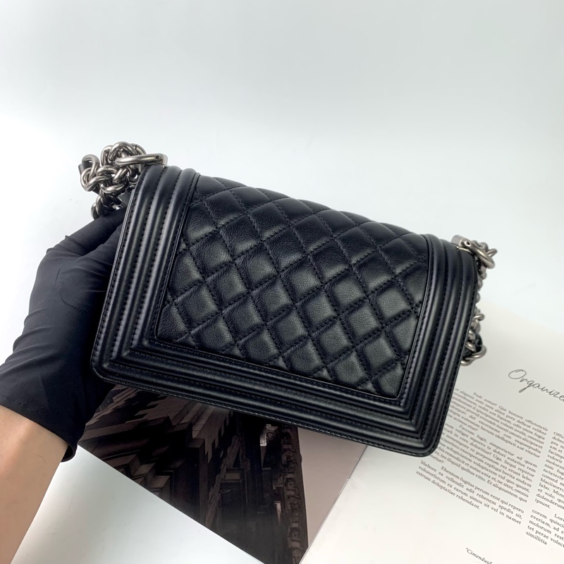 Chanel boy20牛皮黑銀/芯片款-5