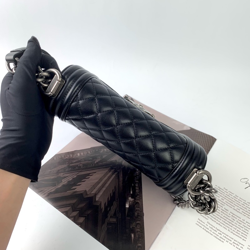 Chanel boy20牛皮黑銀/芯片款-6