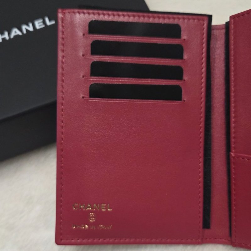 禮物～ Chanel香奈兒19系列黑金皮穿鍊雙C logo護照夾/ 證件夾/ 卡夾/ 卡包-6
