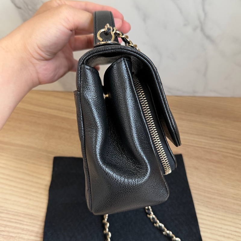 全新品 割愛出售affinity  bag 郵差包 黑色晶片款-3