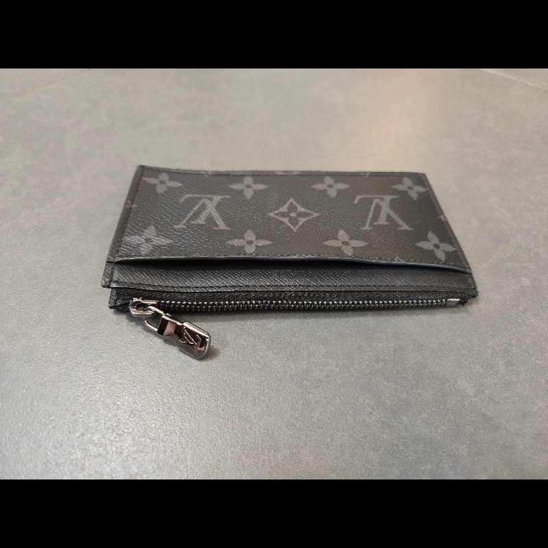 Louis Vuitton LV Eclipse M69533 帆布印花牛皮飾邊拉鍊卡夾零錢包-0