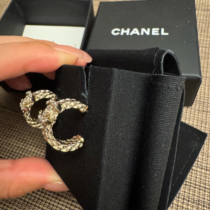 CHANEL 半圈設計 雙C 耳環 耳釘-2