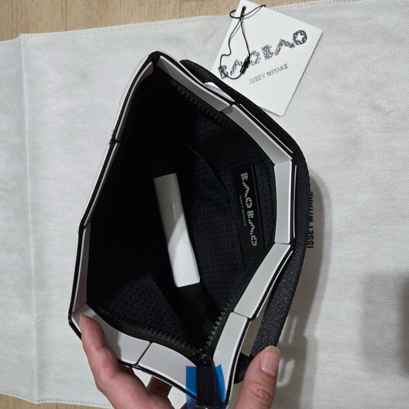 Issey Miyake 三宅一生 BaoBao 5x3大斜背包 灰白色 稀有款-2