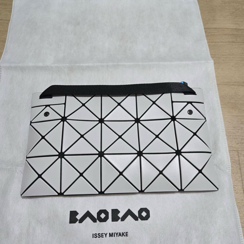 Issey Miyake 三宅一生 BaoBao 5x3大斜背包 灰白色 稀有款-3