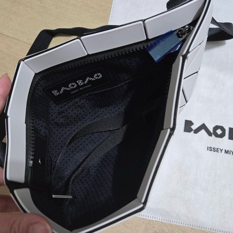 Issey Miyake 三宅一生 BaoBao 5x3大斜背包 灰白色 稀有款-4