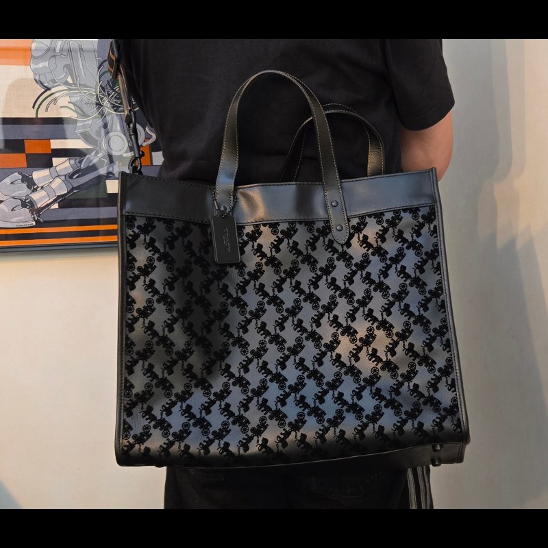 COACH  Field tote 40 植絨馬車花紋麂皮手提肩背托特包-5