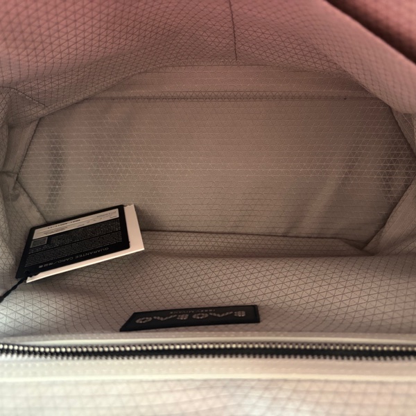 全新｜BAO BAO ISSEY MIYAKE CRYSTAL MATTE 淺灰托特包-8