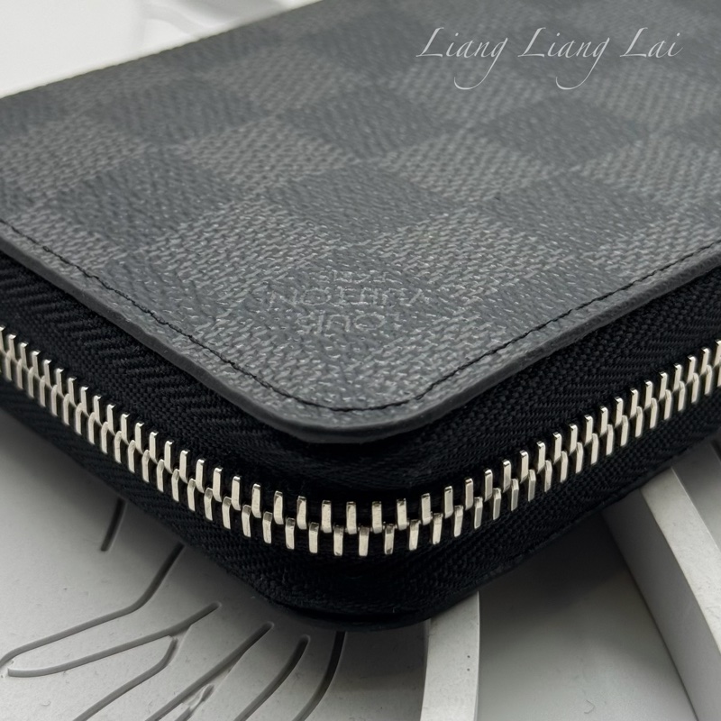 LOUIS VUITTON LV經典黑灰棋盤格拉鍊長夾-24