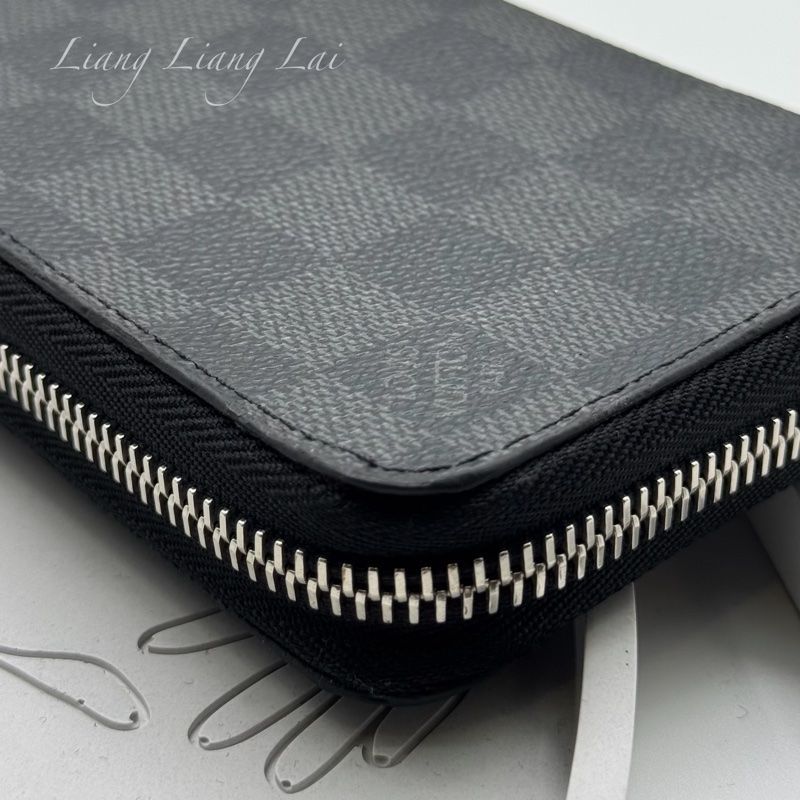 LOUIS VUITTON LV經典黑灰棋盤格拉鍊長夾-26