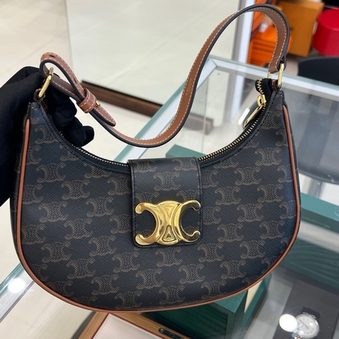 Celine 賽琳  AVA TRIOMPHE老花中号腋下包