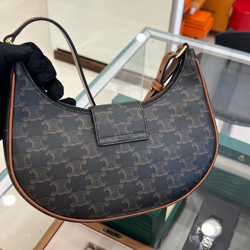 Celine 賽琳  AVA TRIOMPHE老花中号腋下包-1