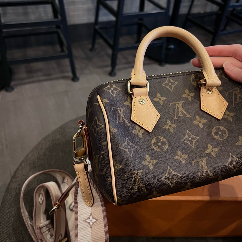 📢二手近新 Louis Vuitton LV Speedy Bandouliere 20奶茶色背帶波士頓包晶片款 正品-7