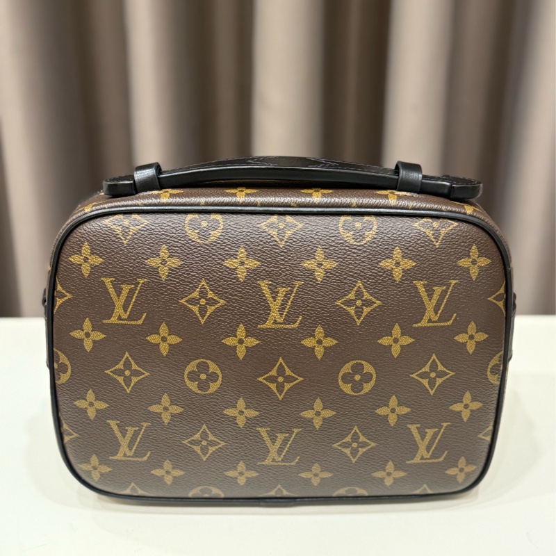 Louis vuitton路易威登 LV經典花紋拉鍊兩用斜背郵差包-1