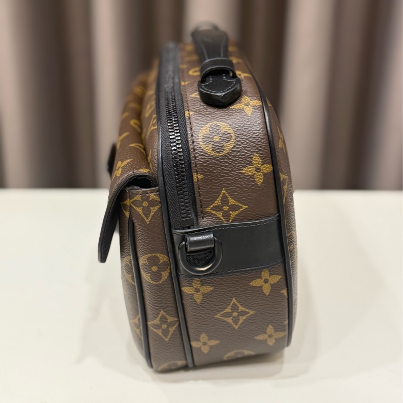 Louis vuitton路易威登 LV經典花紋拉鍊兩用斜背郵差包-2
