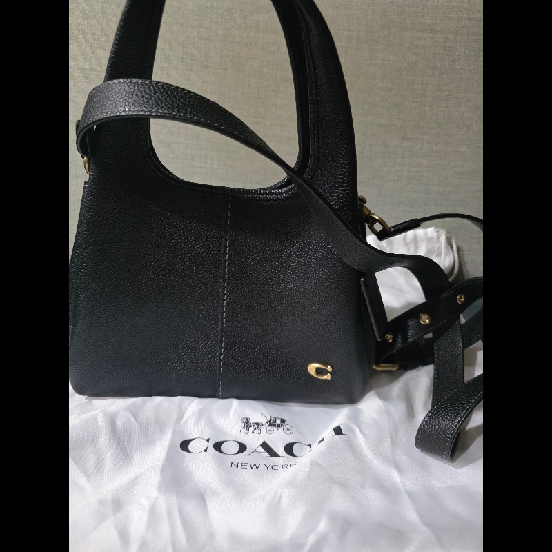 Coach Lana 23 黑色荔枝紋牛皮單肩包。-5